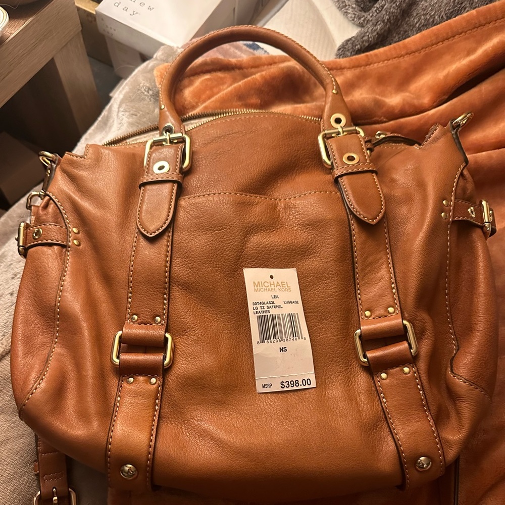 Michael Kors Lea satchel. Used once!